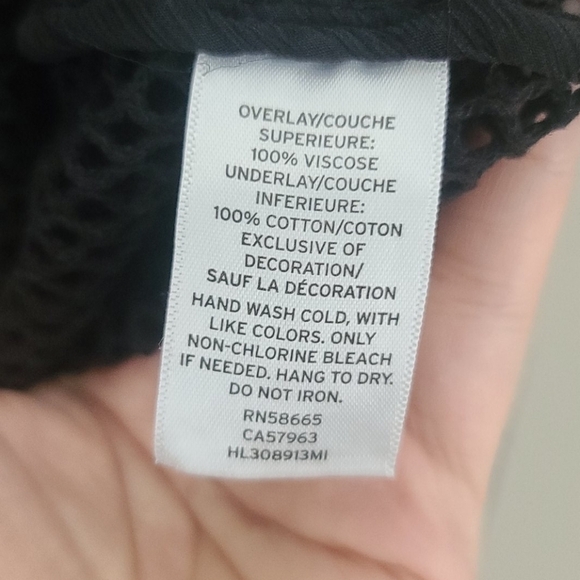 Trouve Embroidered Overlay Mesh Sleeveless Top - Picture 4 of 6